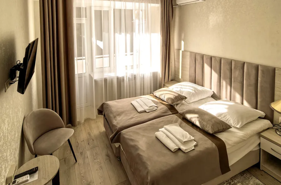 Номер «Комфорт» 2-местный 1-комнатный 1 категории в 4 корпусе санатория «им.Димитрова» в г. Кисловодске - фотография