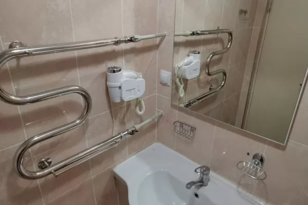 Двухместный номер 2 категории в 4 корпусе в санатории им. Димитрова в городе Кисловодске - фотография