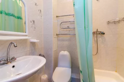 Одноместный номер 2 категории во 2 корпусе в санатории им. Димитрова в городе Кисловодске - фотография