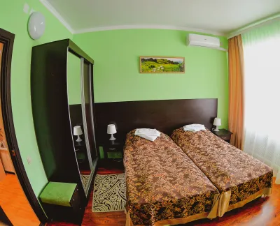 Номер «Улучшенный» 2-местный 2-комнатный 1 категории в 4 корпусе в санатории им. Димитрова в городе Кисловодске - фотография